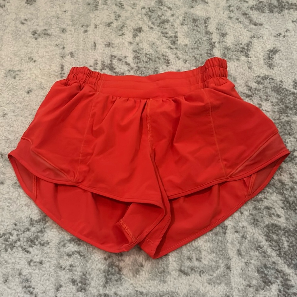 Lululemon hotty hot low rise 2.5’